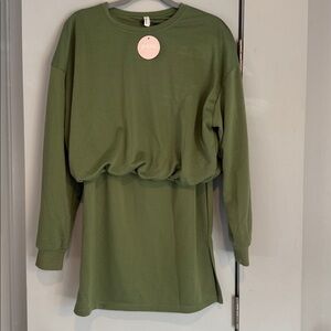 NWT Jupe NYC Wishlist Pistachio Green Sweatshirt Midi Set, size medium